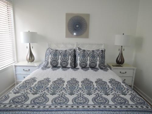 Queen Guest Room